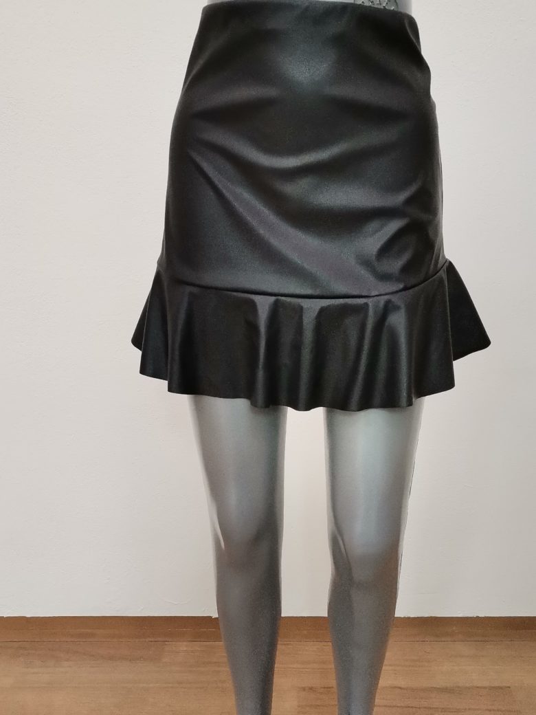 Dámska koženková sukňa ASOS - 40 (skôr 38)