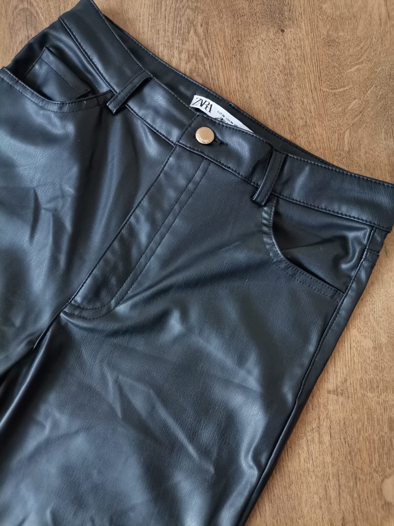 Dámske koženkové nohavice ZARA - EU36