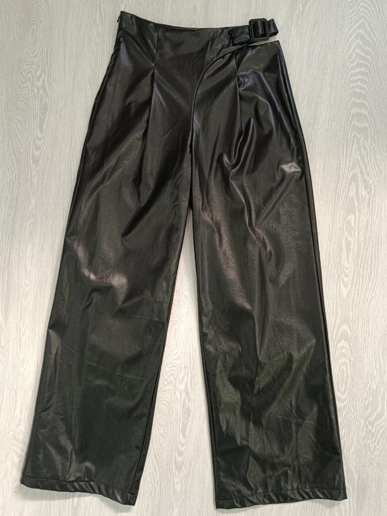Dámske koženkové nohavice SHEIN - EU38